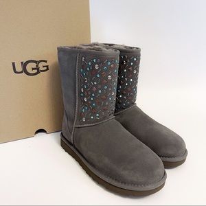 UGG CLASSIC SHORT STUD II BOOTS